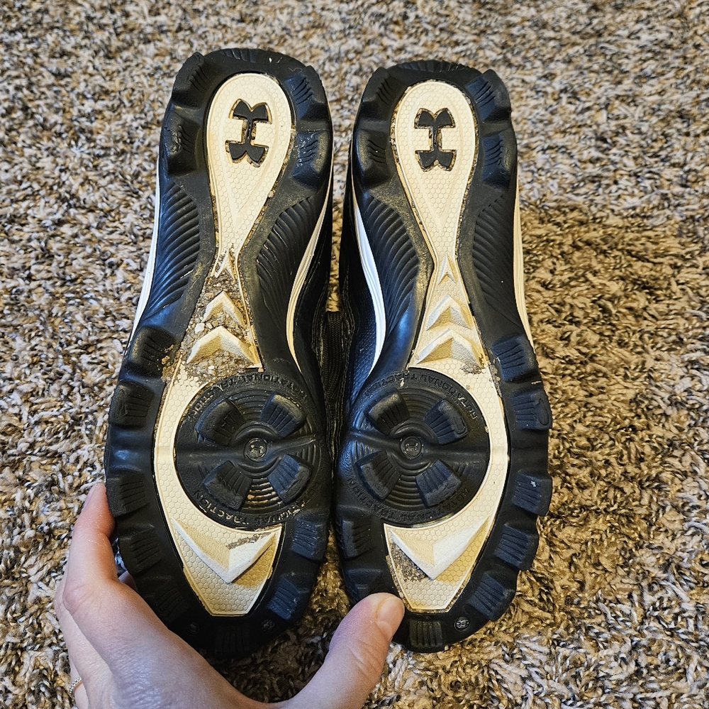 Baseball Cleats - Picture 6 of 6